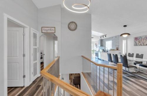 Valley Ridge House | ModernOasis with AC&MovieRoom close to Downtown15' Banff 60'