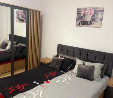 Hunedoara Apartment | Family-Friendly Stay Near the Castle - Rated 9.4/10