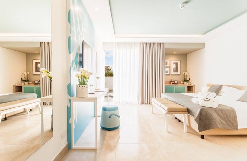Marina di Modica Hotel | Relax at Modica Beach Resort - 4 Star with Pool & Spa