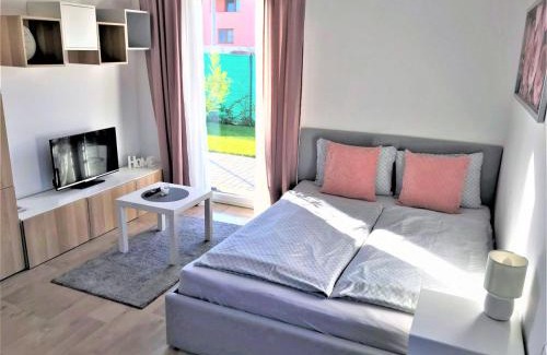 Dyjakovicky Apartment | Cozy Modrý Apartmán 2: Child-Friendly & Highly Rated
