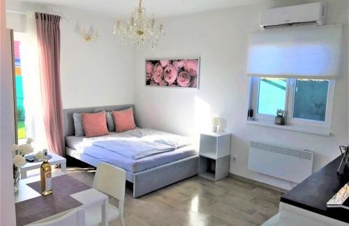 Dyjakovicky Apartment | Cozy Modrý Apartmán 2: Child-Friendly & Highly Rated