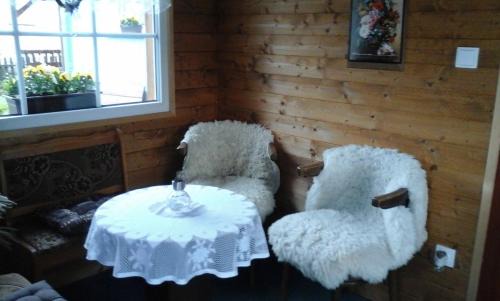 Horni Marsov Apartment | Modrý Dům: Guest Rated 9/10 with Family-Friendly Amenities