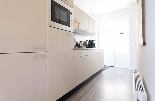 Lunteren Ski Chalet | Cozy Holiday Home for 6 at Landgoed de Scheleberg