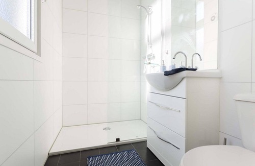 Lunteren Ski Chalet | Cozy Holiday Home for 6 at Landgoed de Scheleberg
