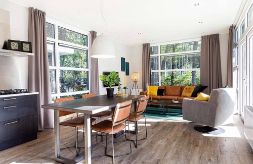 De Goorn Ski Chalet | Relax at Park Westerkogge: Ideal Family Getaway in North Holland