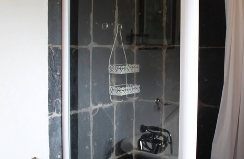 Swellendam House | Discover Moffid's Place: Top-Rated Poolside Retreat