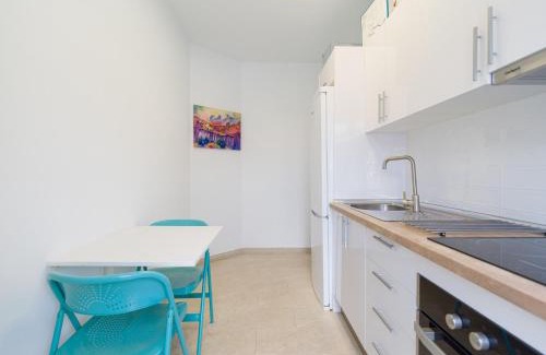 Playa de Mogan Apartment | Beachfront Mogan Terrace - Family-Friendly Getaway in Gran Canaria