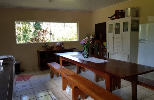 Centro House | Cozy Sítio Mogi-Bertioga: Beach & Countryside Retreat