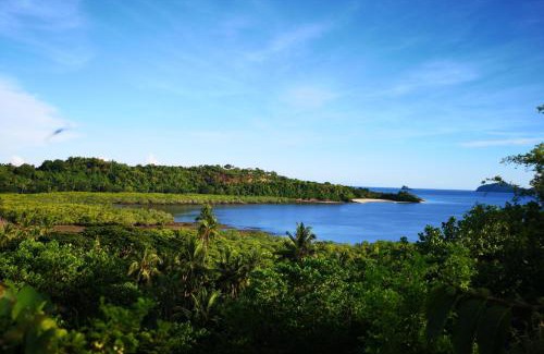 Nioumachoua Hotel | Oceanfront Escape at Mohéli Vanilla Lodge with Dining Options