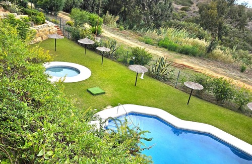 Puerto de la Duquesa Apartment | Discover Mohnblume: Stylish Retreat near Nature Beach