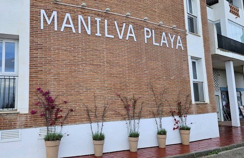 Puerto de la Duquesa Apartment | Discover Mohnblume: Stylish Retreat near Nature Beach