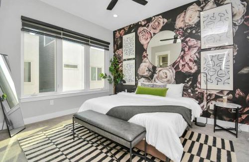 Astrodome House | Convenient Mohr Haus - Steps from NRG Stadium & Medical Center