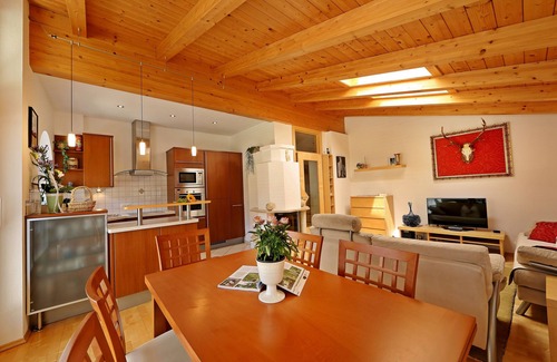 Mayrhofen Apartment | Experience MOIGG I & II: Pet-Friendly with Ocean Views