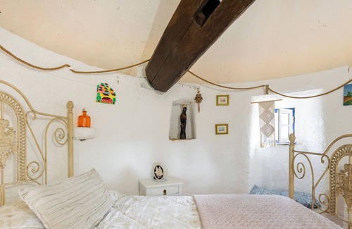 Cadaval House | Experience Moinho da Amélia: Windmill Stay with Private Pool