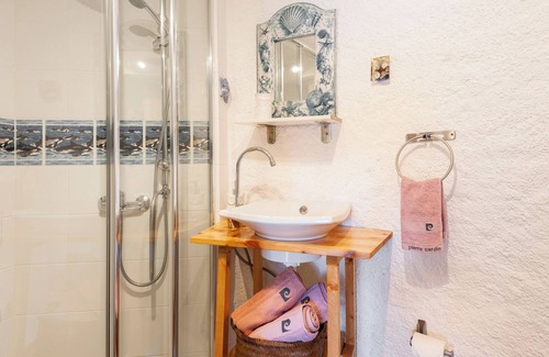 Cadaval House | Experience Moinho da Amélia: Windmill Stay with Private Pool