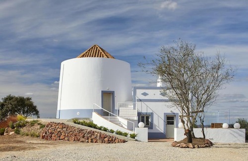 Sao Bartolomeu de Messines House | Delightful Moinho do Barulho: Pet-Friendly Oceanfront Haven