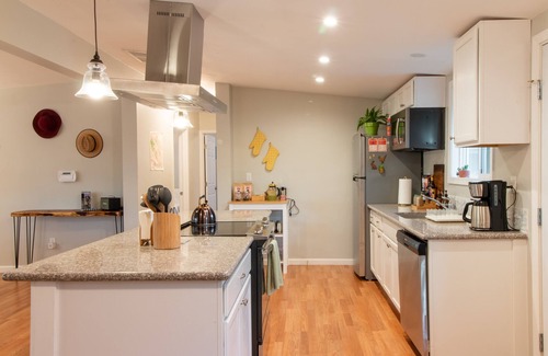 Joshua Tree House | Top-Rated Mojave Haven: Fast WiFi & Private Backyard Retreat