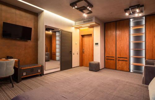 Lutsk Hotel | Pet-Friendly MOJO HALL Hotel with Hot Tub & Breakfast