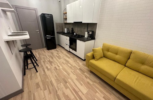 Iasi Apartment | Funky Mojo-Jojo: Child-Friendly Stay with High Ratings