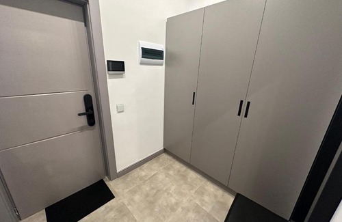 Iasi Apartment | Funky Mojo-Jojo: Child-Friendly Stay with High Ratings