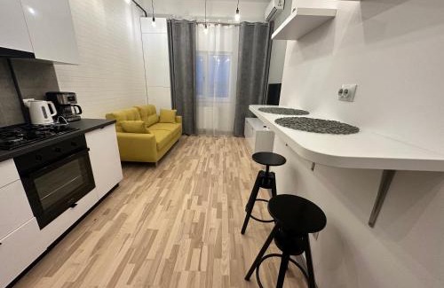 Iasi Apartment | Funky Mojo-Jojo: Child-Friendly Stay with High Ratings