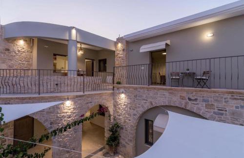 Petrokefalion Hotel | Enchanting Mokamvilia: Family-Friendly Stay with Pool & Dining