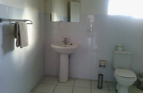 Mahalapye Hotel | Convenient Moko Motel with Family-Friendly Amenities