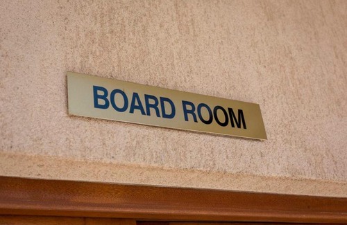 Chingola Hotel | Discover Mokorro Hotel: Family-Friendly with Hot Tub Access