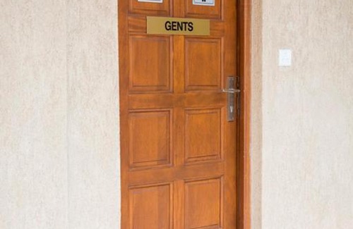 Chingola Hotel | Discover Mokorro Hotel: Family-Friendly with Hot Tub Access