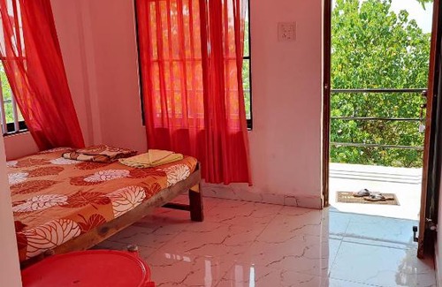 Arambol House | Cozy Moksha Cafe Rooms at Arambol Beach - Family-Friendly Stay