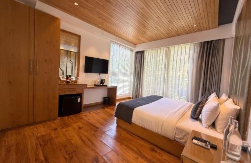 Kasol House | Riverside Bliss at Moksha Resort with Ocean Views & Spa