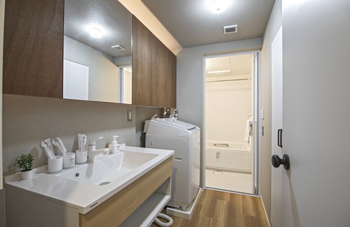 Suminoe House | Convenient Mokunohana: 2 min to Station, Family-Friendly Stay