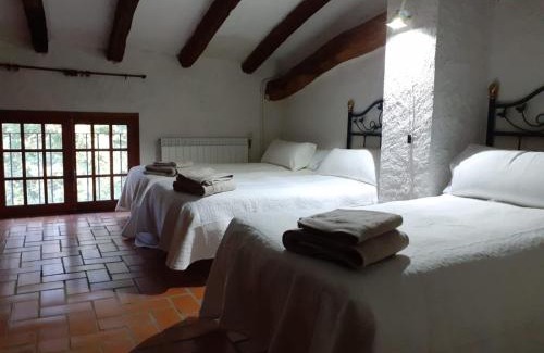 Cornudella de Montsant Ski Chalet | Discover Molí dels Aubins: Pet-Friendly Oasis with Pool