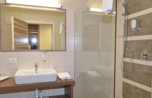 Muhlbach Hotel | Discover Molaris Lodge: Family-Friendly Retreat with Spa