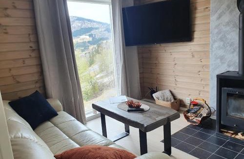 Luster Apartment | Scenic Molden: Mountain Views & Hot Tub Access Await