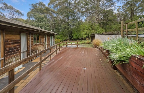 Mole Creek House | Cozy Mole Creek Cabins: Family-Friendly with Kitchen Access