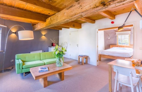 Onderdendam Bed & Breakfast | Pet Friendly Retreat at Molen Hunsingo - Rated 10/10!