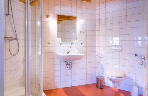 Onderdendam Bed & Breakfast | Pet Friendly Retreat at Molen Hunsingo - Rated 10/10!