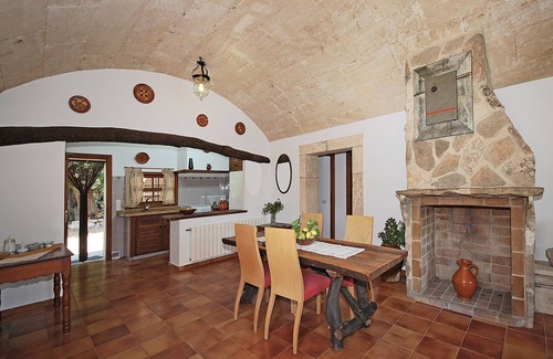 Buger Villa | Discover Moli Country House: Poolside Retreat in Buger