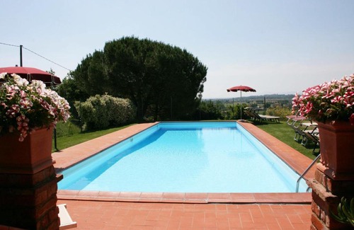 Foiano della Chiana Villa | Experience Molin Vecchio: 4-Star Oceanfront Retreat