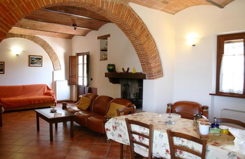 Foiano della Chiana Villa | Experience Molin Vecchio: 4-Star Oceanfront Retreat