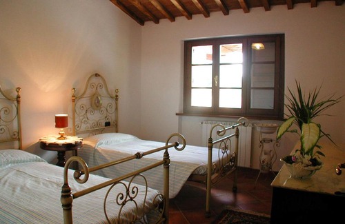 Foiano della Chiana Villa | Experience Molin Vecchio: 4-Star Oceanfront Retreat