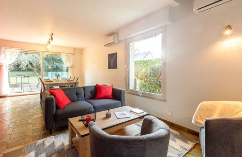 Saint-Juvat House | Family-Friendly Molinae House with Spa & Breakfast for 6