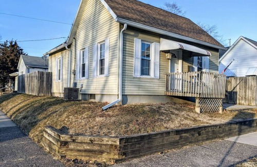 Moline House | Convenient Moline 1 BR Near TaxSlayer and Downtown
