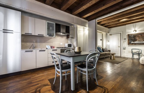 Molina Apartment |  Molino Stucky Apartment: Pet-Friendly Retreat with Wi-Fi 