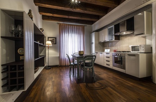 Molina Apartment |  Molino Stucky Apartment: Pet-Friendly Retreat with Wi-Fi 