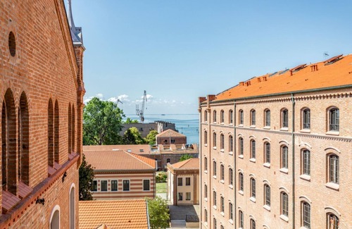 Molina Apartment | Experience Comfort at Molino Stucky Residence Bucintoro Suite