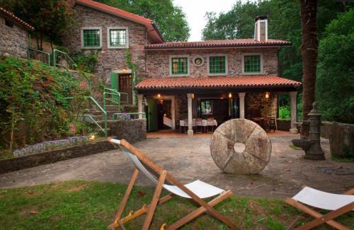 Coiros Villa | Discover Molino Verde: 4-Star Haven with Pool & Hot Tub
