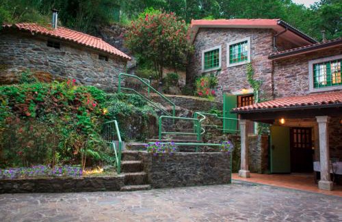 Coiros Villa | Discover Molino Verde: 4-Star Haven with Pool & Hot Tub