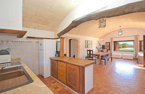Buger Villa | Escape to MOLINOT 4: Pet-Friendly Country House Retreat